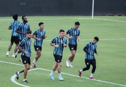 Jelang Laga Krusial, Arema FC Waspadai Punggawa Madura United