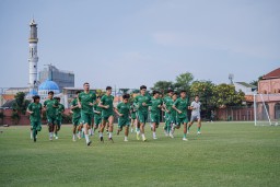 Persebaya Siap Bungkam Dewa United di Kandang Sendiri!