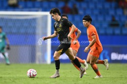 Tumbangkan Borneo FC, Madura United Melaju Ke Final