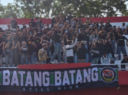 Ultras Batang-Batang Tetap Loyal Dukung Tim Meski Kalah Telak