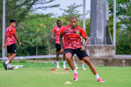 Alex Martins Bidik Tiga Poin, Persebaya Siap Bangkit Lawan Madura United
