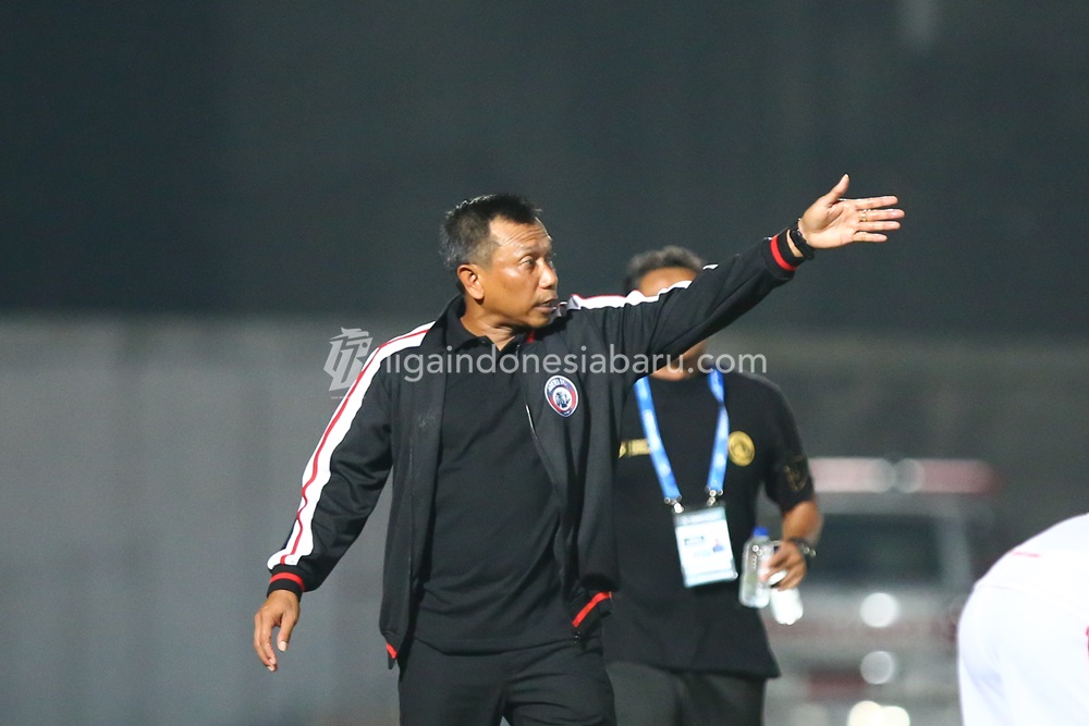 Debut Manis! Widodo Bawa Arema FC Terbang Tinggi di Kandang!