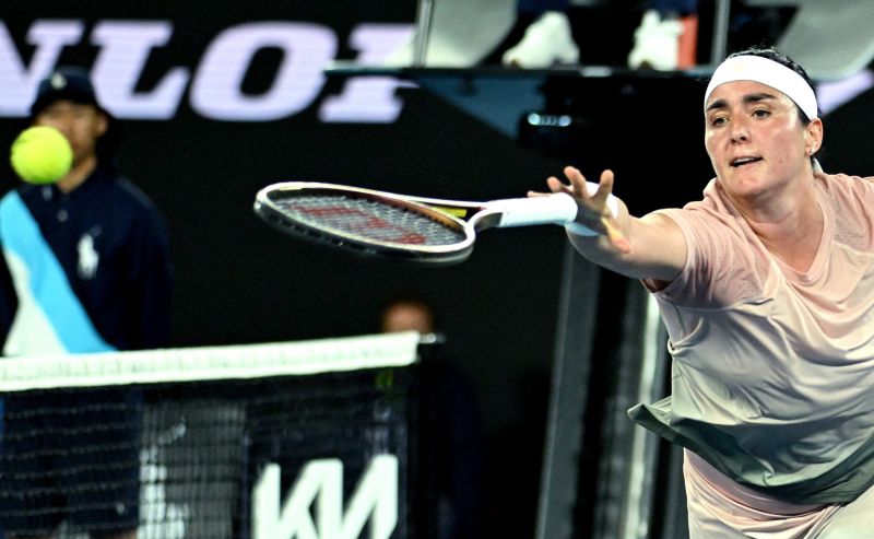 Singkirkan Petenis Inggris Raducanu, Jabeur Melaju ke Perempat Final Abu Dhabi Open