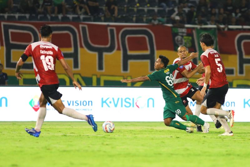 Bajul Ijo Tertahan Imbang Laskar Sape Kerrab dalam Derby Suramadu yang Sengit