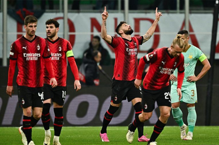AC Milan Vs Slavia Praha: Menang 4-2, Tim Tamu Diganjar Kartu Merah