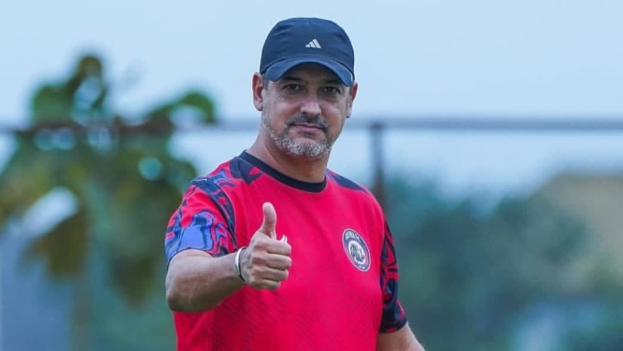 Arema FC Pecat Marcos Santos, Andre Caldas Jadi Pelatih Interim