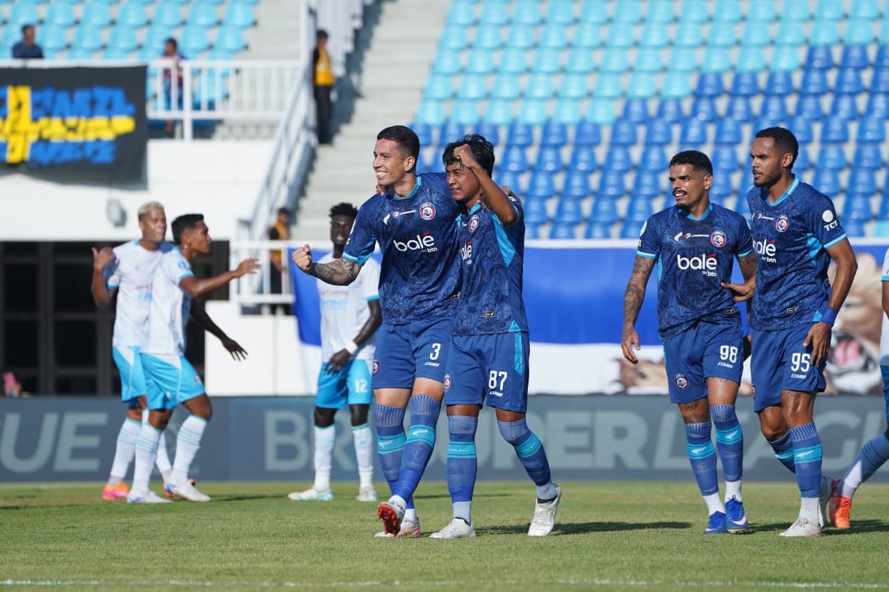 Arema FC Bantai Dewa United 4-0, Careca Cetak Brace