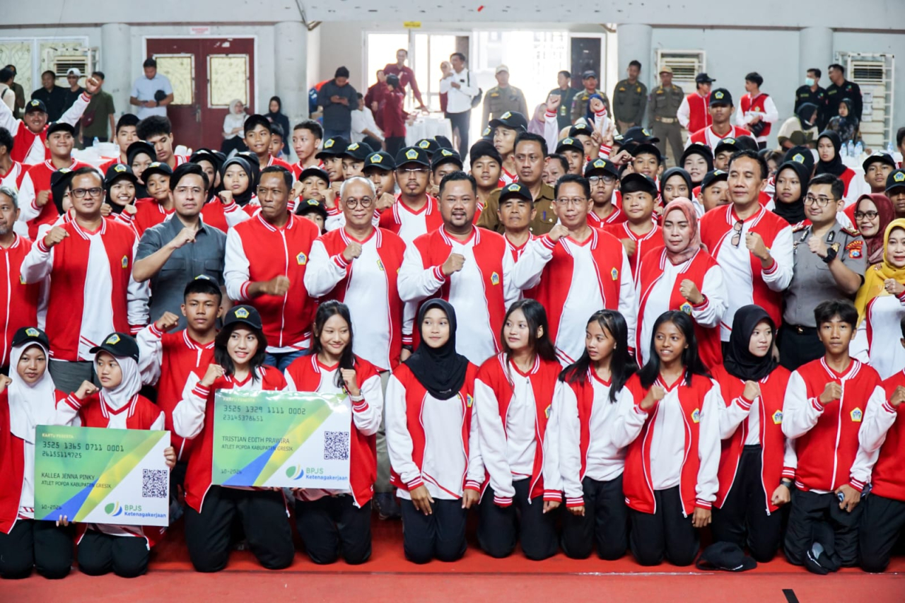 Bupati Gresik Lepas Kontingen POPDA 2026, Bidik Prestasi Lebih Tinggi