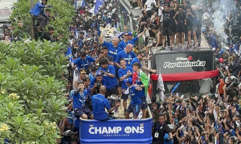 Juara Liga 1 Usai Bungkam Madura United, Persib Bandung Disambut Puluhan Ribu Bobotoh