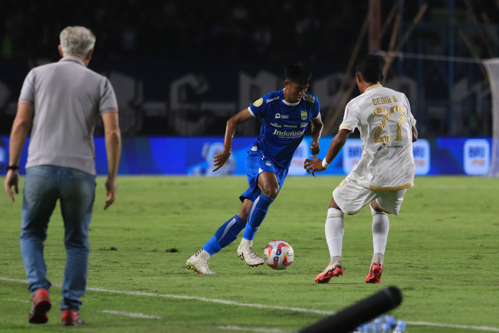 Arema FC Kandaskan Perlawanan Malut United 3-1