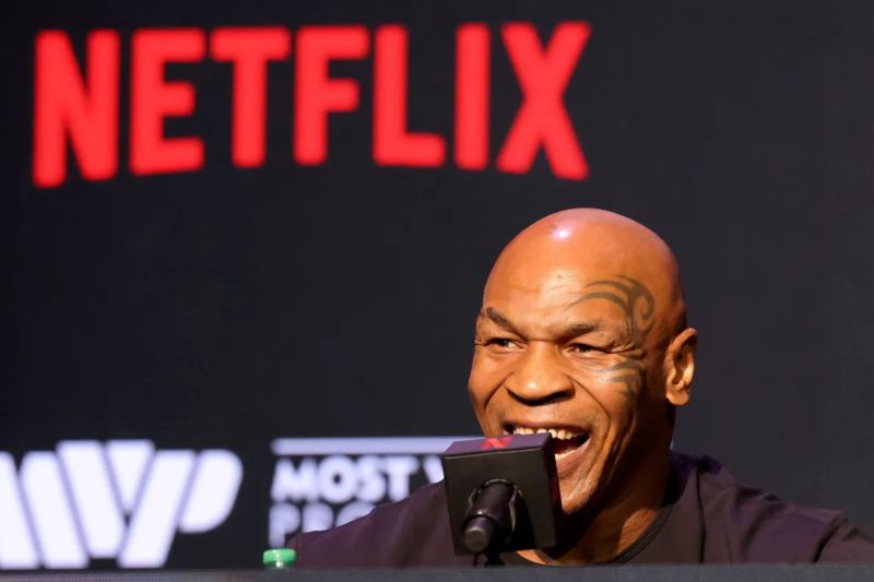 Mike Tyson Pamer Latihan Jelang Pertarungan Lawan Jake Paul